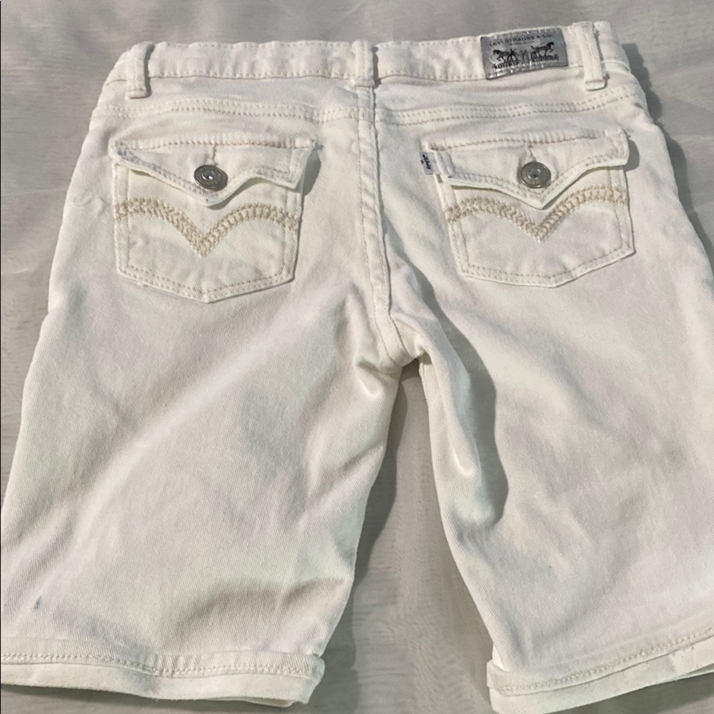Levi's White Denim Bermuda Shorts Relaxed Fit - Picture 6 of 13